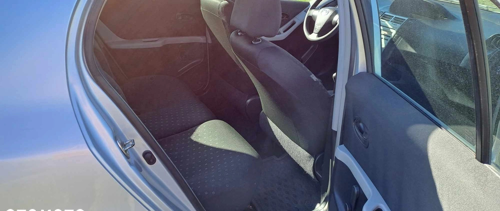 Toyota Yaris cena 9800 przebieg: 209000, rok produkcji 2007 z Gniezno małe 92